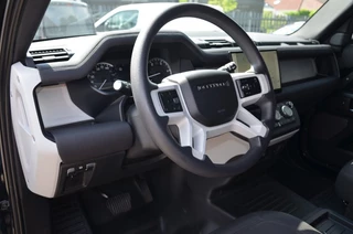 Land Rover Defender – thumbnail 9