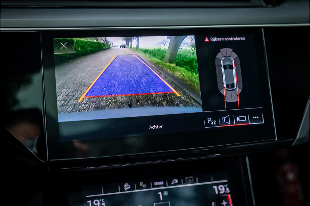 Audi e-tron – foto 16