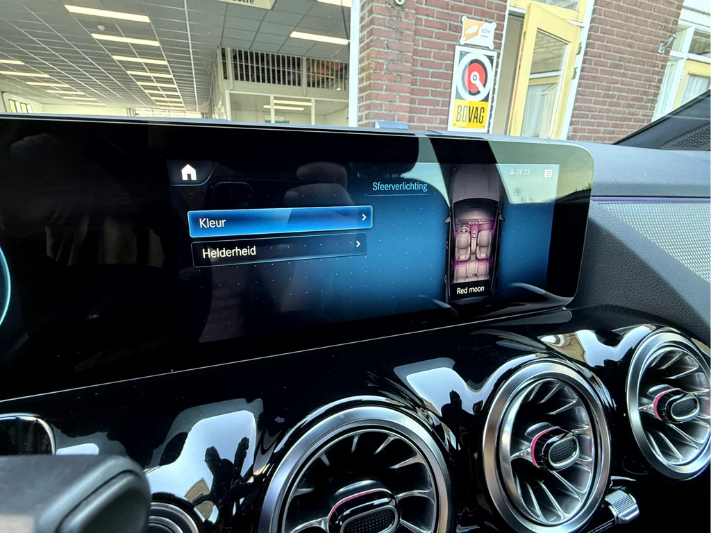 Mercedes-Benz EQA – foto 14