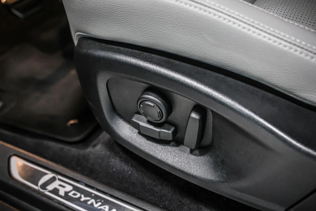 Jaguar E-PACE – foto 14