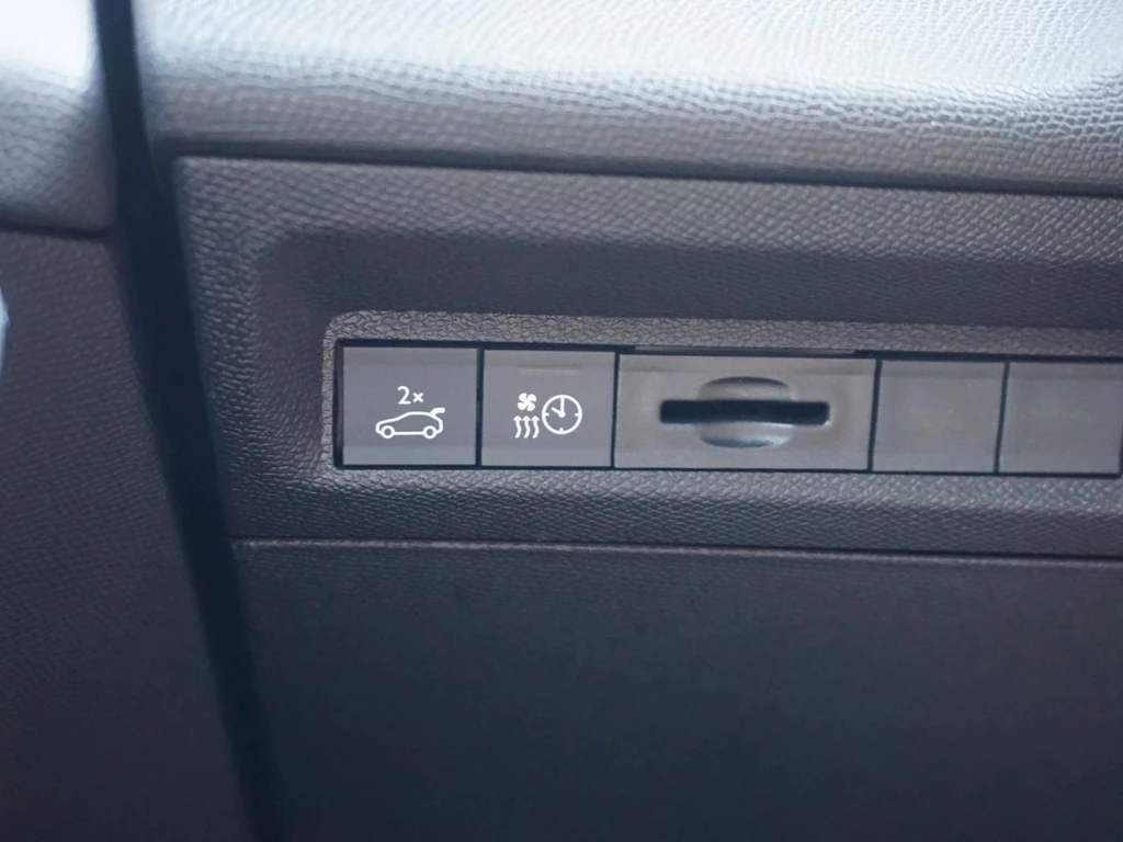 Peugeot 408 – foto 18