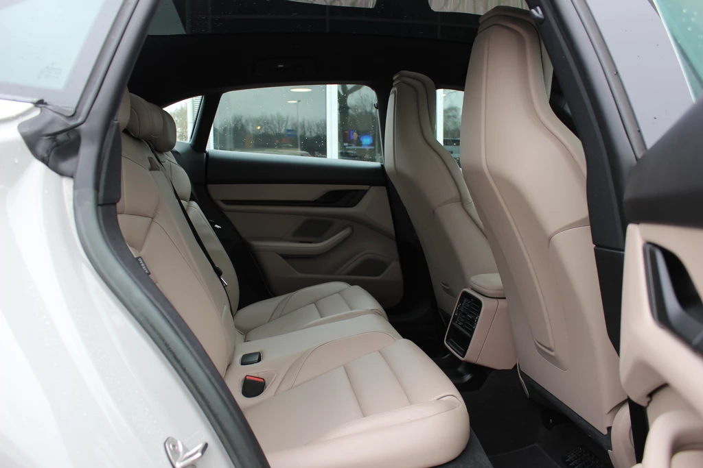 Porsche Taycan – foto 16