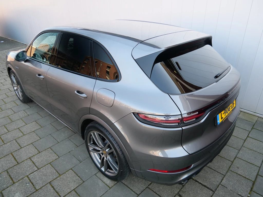 Porsche Cayenne – foto 2