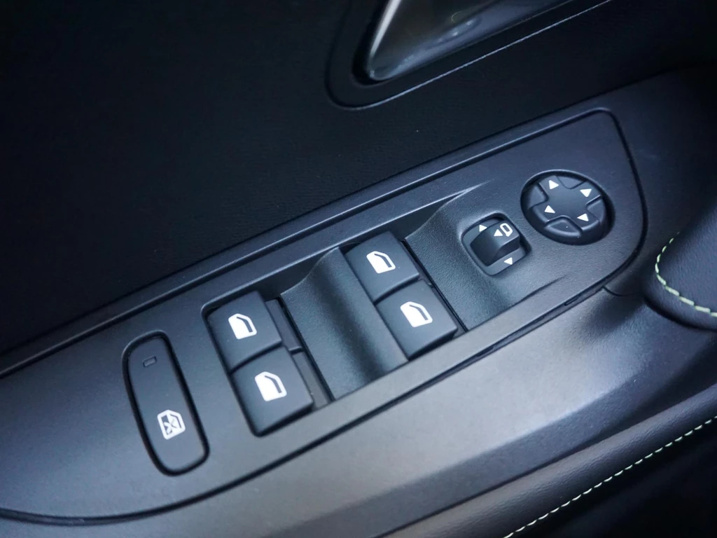 Peugeot e-2008 – foto 11