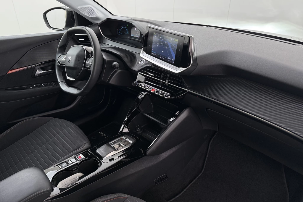 Peugeot e-208 – foto 15