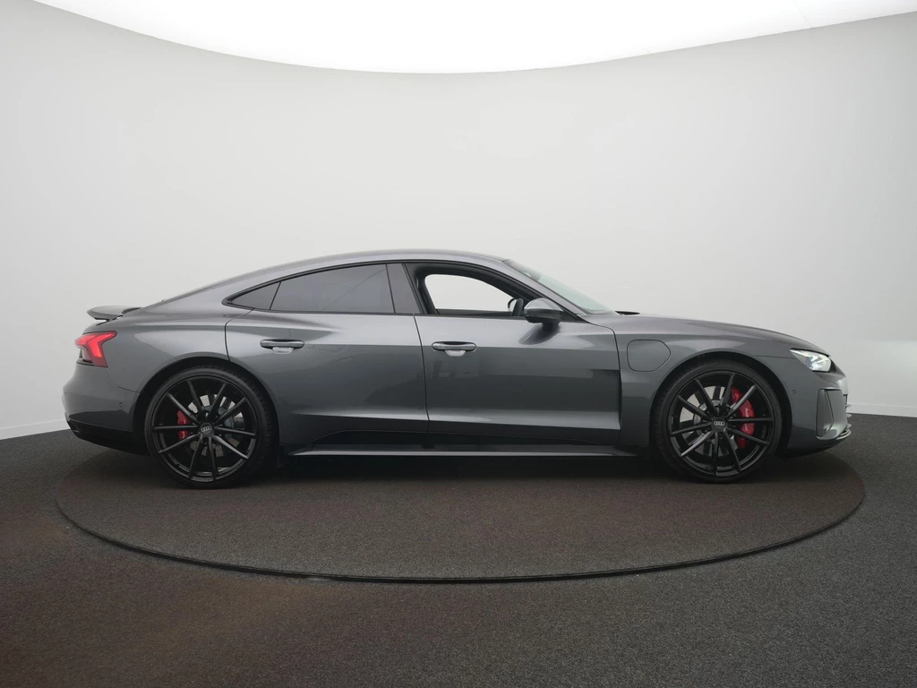 Audi e-tron GT – foto 8