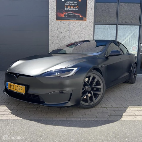 Model S Plaid 2.1s/100 SATIN BLACK IAP CUSTOM STEERING WHEEL