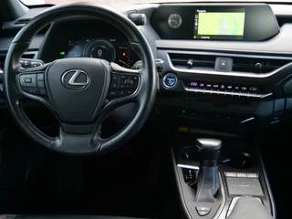 Lexus UX – thumbnail 14