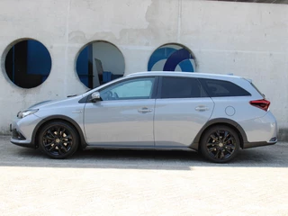 Toyota Auris – thumbnail 2