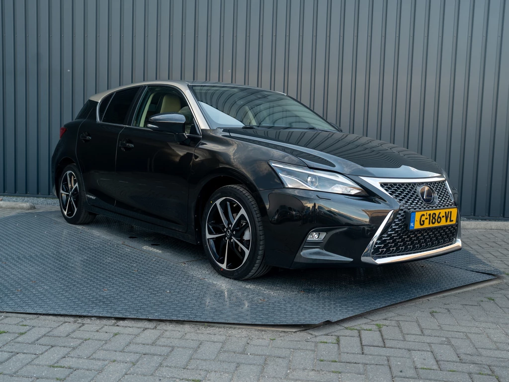 Lexus CT – foto 16