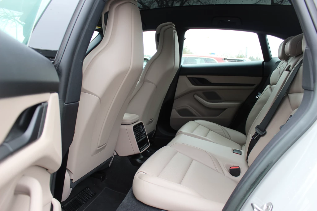 Porsche Taycan – foto 15