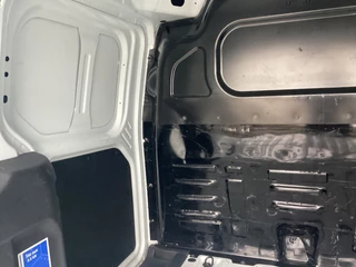 Ford Transit Courier – thumbnail 39