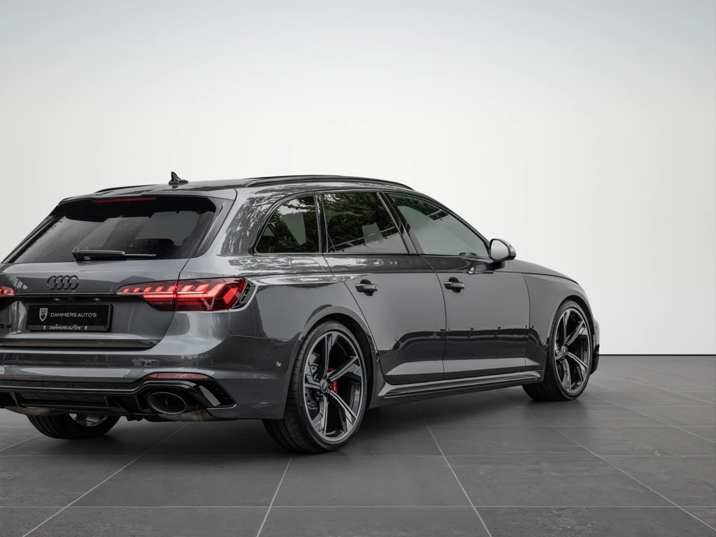 Audi RS4 – foto 7