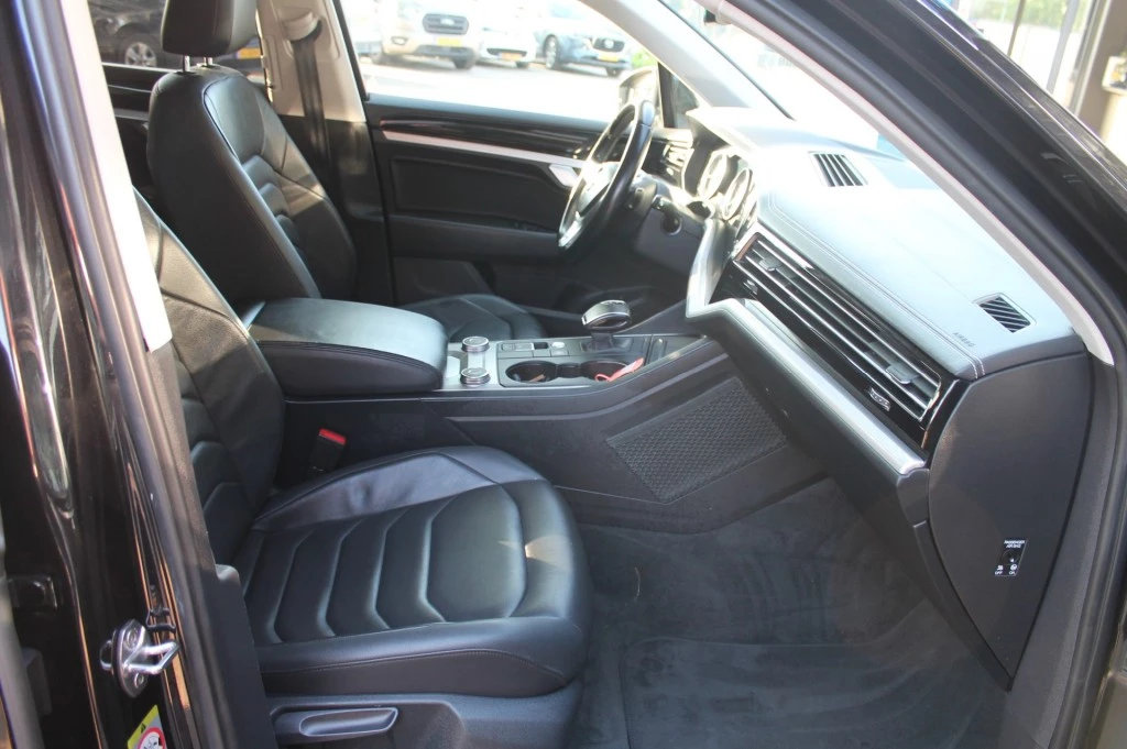 Volkswagen Touareg – foto 22