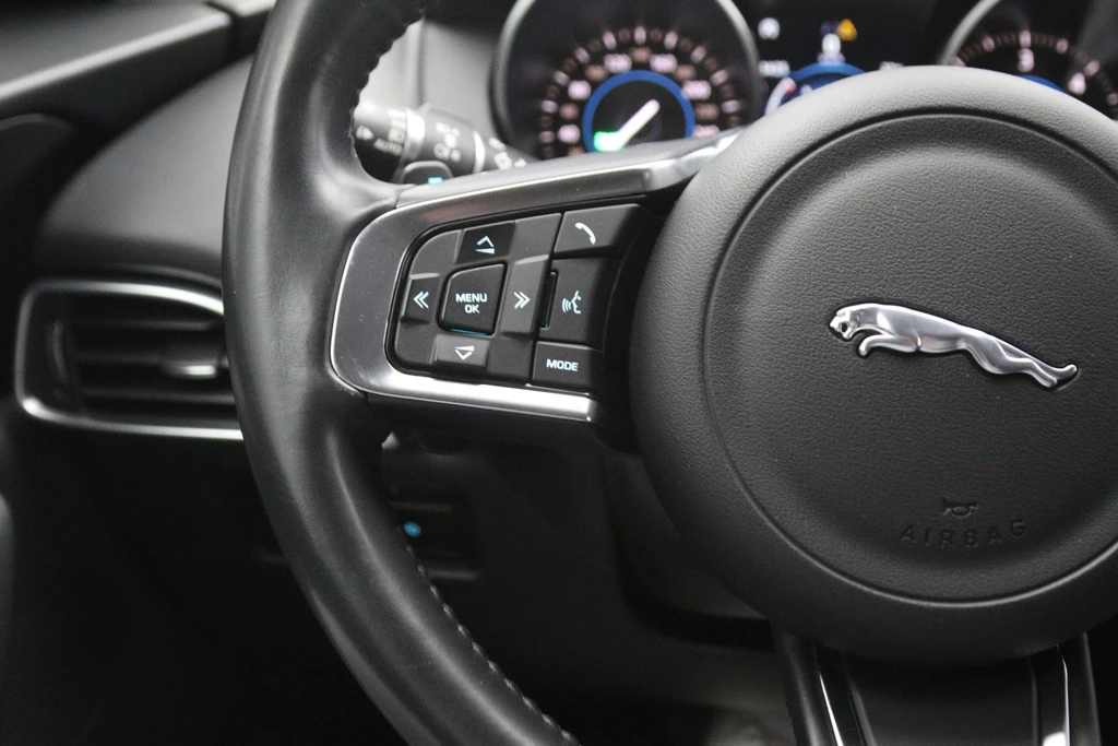 Jaguar F-PACE – foto 27