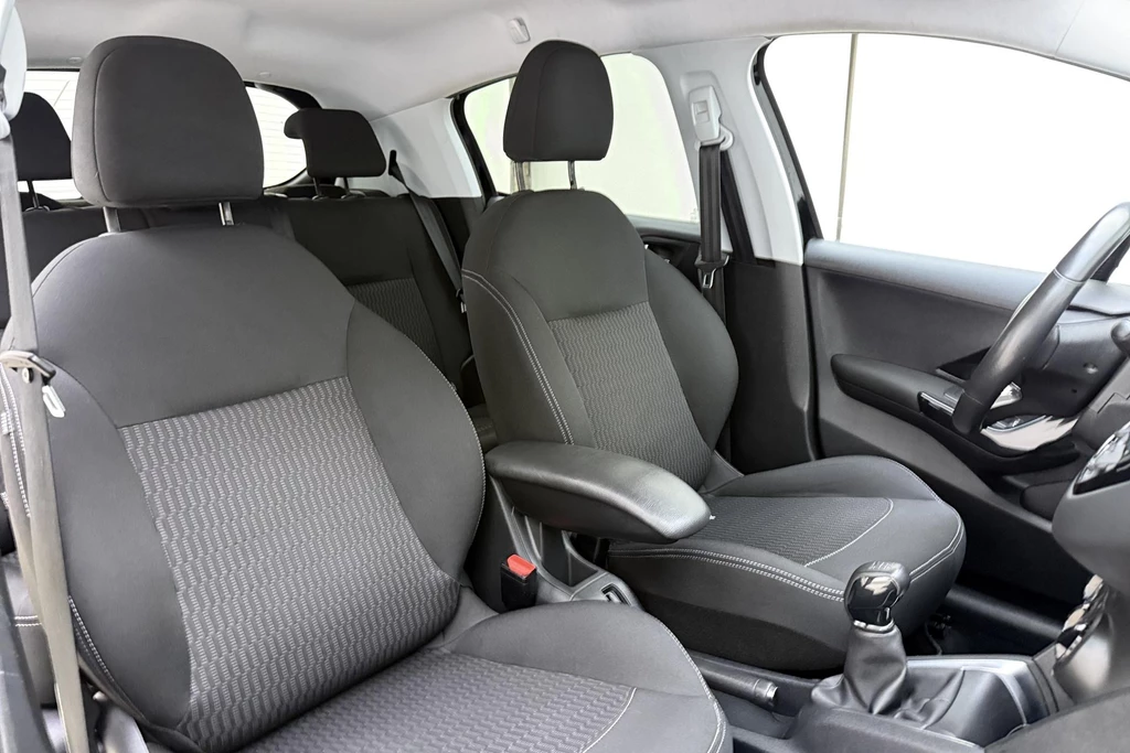 Peugeot 208 – foto 13