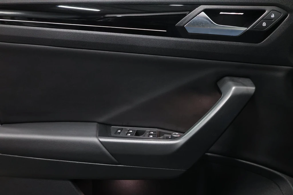 Volkswagen T-Roc – foto 12