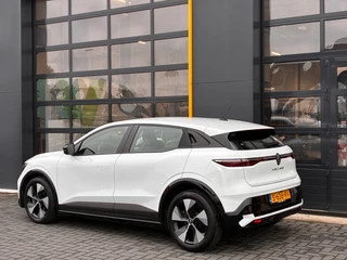 Renault Megane E-Tech – thumbnail 3