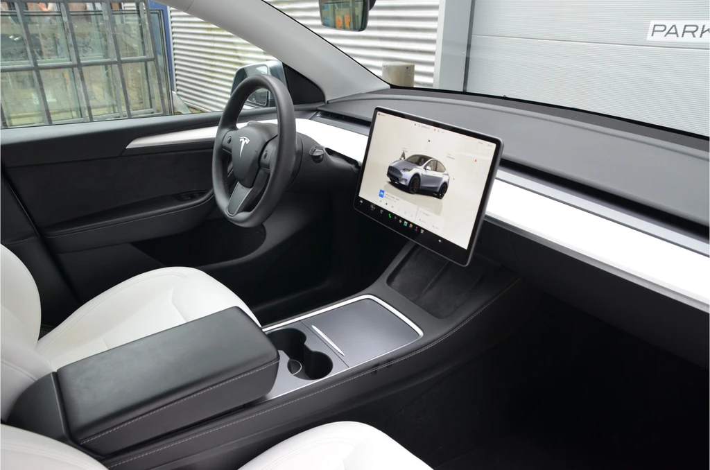 Tesla Model Y – foto 11