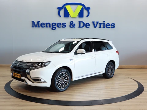 Mitsubishi Outlander 2.4 PHEV S-Edition Airco ECC | Panorama | Trekhaak | Adaptive Cruise | Keyless | Leder | Stuur \ Stoelverwarming | Isofix | NAP