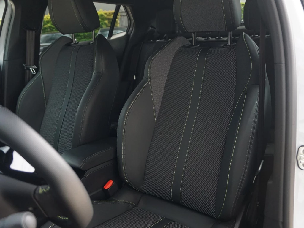 Peugeot e-2008 – foto 13