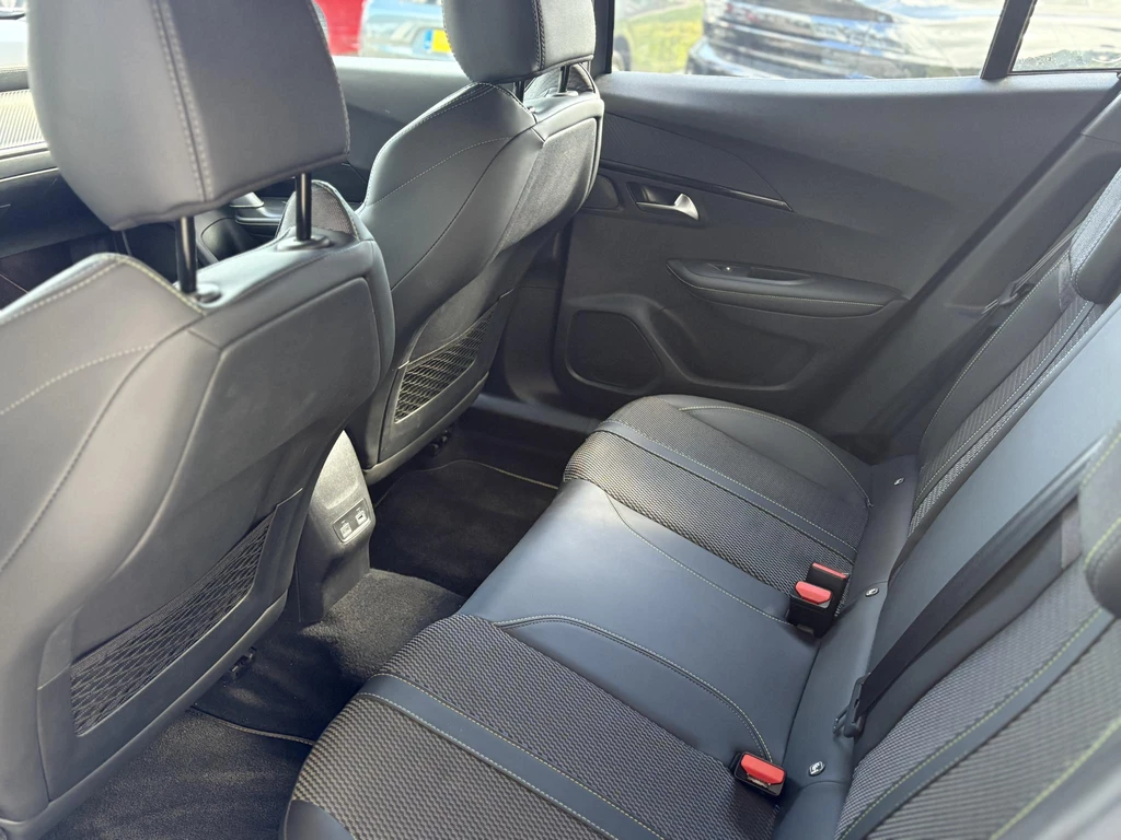 Peugeot e-2008 – foto 11