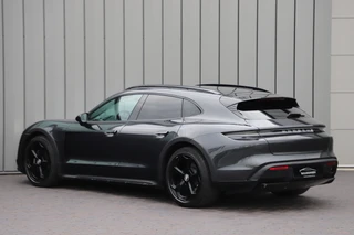 Porsche Taycan – thumbnail 2