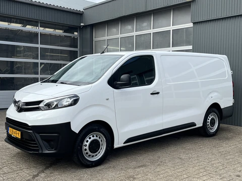 Toyota ProAce Worker 2.0 D-4D Long Airco Cruise controle Trekhaak 2500kg trekgewicht 2-Persoons Telefoonverbinding Bpm vrij voor particulier gebruik!!