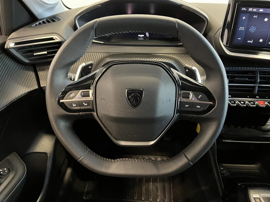 Peugeot 208 – foto 11