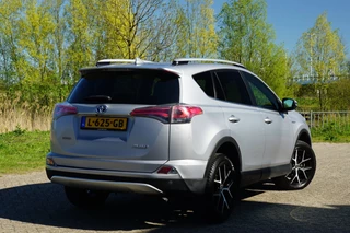 Toyota RAV4 – thumbnail 4