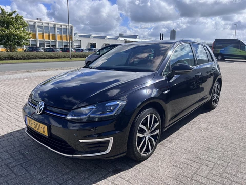 Volkswagen e-Golf e-Golf | 136pk | SOH 89,7% | Adaptieve Cruise Control | DynAudio