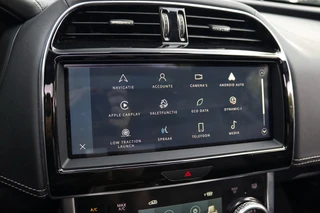 Jaguar XE – thumbnail 32