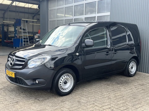Mercedes-Benz Citan 111 CDI BlueEFFICIENCY btw en Bpm vrij!! 2x schuifdeur Airco Cruise controle Parkeer sensoren achter Telefoonverbinding Euro 6 Ex overheidsauto
