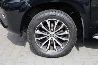Toyota Land Cruiser – thumbnail 7