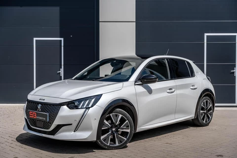 Peugeot 208 1.2 PureTech GT Stoelverw|Adaptief|Pano|BOMVOL!