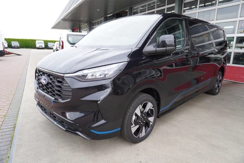 Ford E-Transit Cust. L2H1 Sport 218PK Automaat Schuifdeur links en rechts Airco | adap.cruise | Navi | 360 camera | 19"Lm velgen