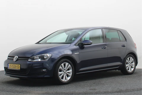 Volkswagen Golf 1.0 TSI Connected Series Camera, Apple Carplay, Climate, DAB, PDC
