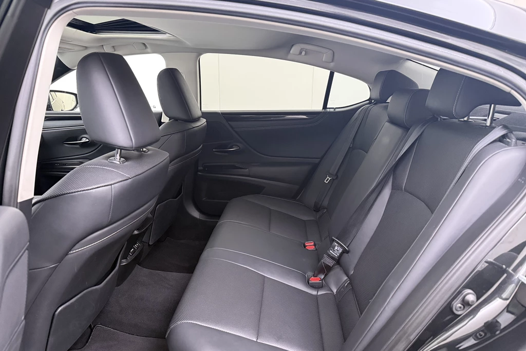 Lexus ES – foto 13