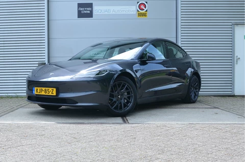 Tesla Model 3 RWD 60 kWh Premium Highland, AutoPilot4.0 (FSD 99,- p/mnd)