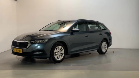 Skoda Octavia Combi 1.0 e-TSI DSG Business Edition Parkeersensoren Navigatie App-Connect DAB+