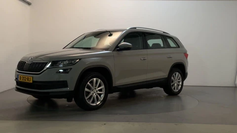 Skoda Kodiaq 1.5 TSI 150pk Business Edition Leder-Stof Camera Stoelverwarming Navigatie DAB+