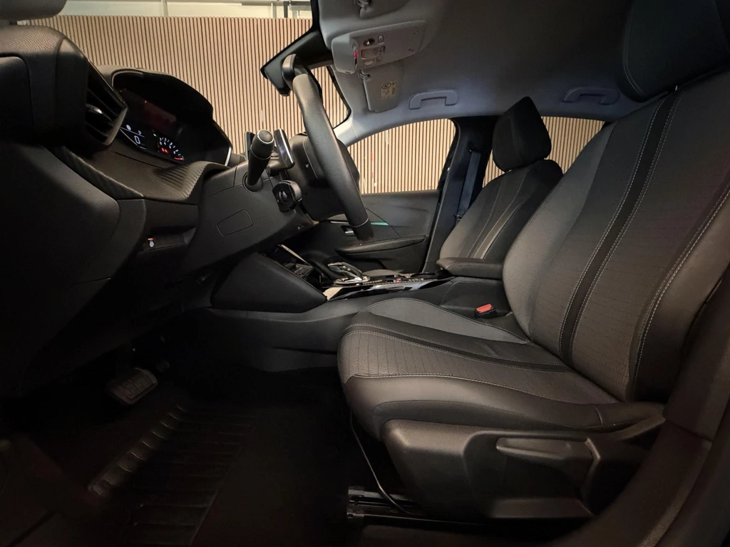 Peugeot 208 – foto 15