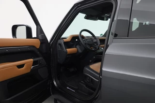 Land Rover Defender – thumbnail 8