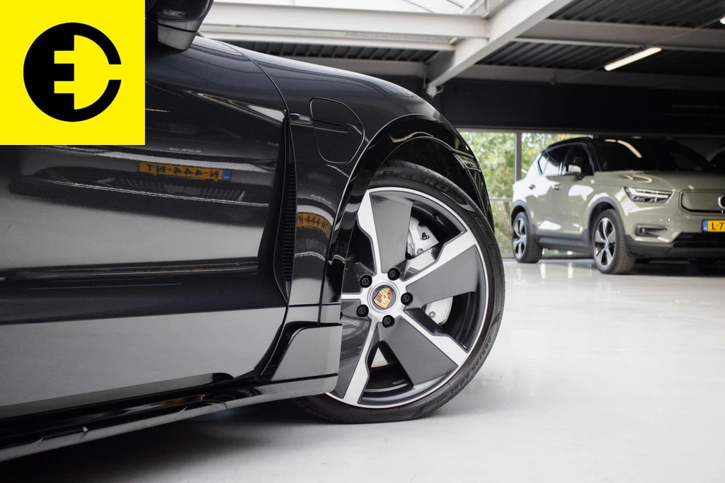 Porsche Taycan – foto 16