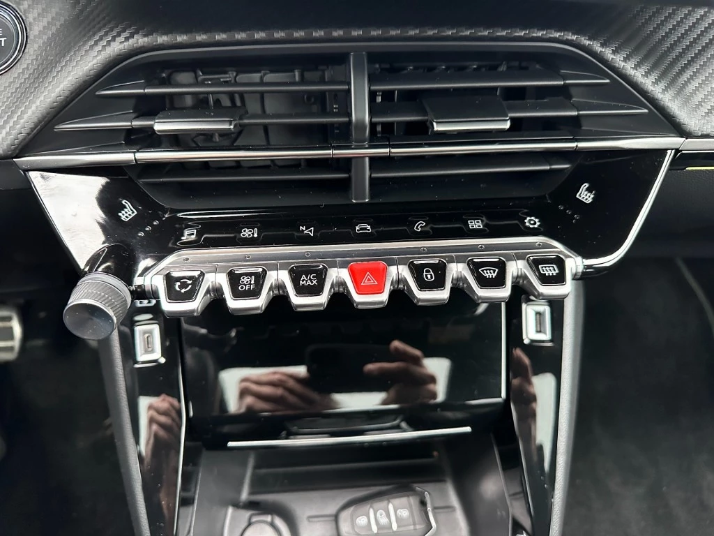 Peugeot 208 – foto 30