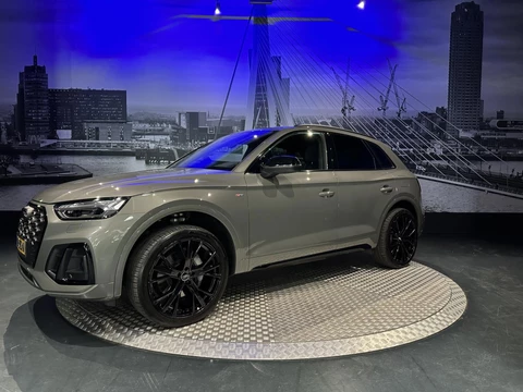 Audi Q5 50 TFSI e S edition Competition *Keyless*Camera*ChronosGrey*Trekhaak