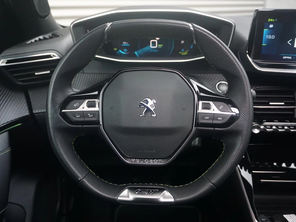 Peugeot e-2008 – foto 16