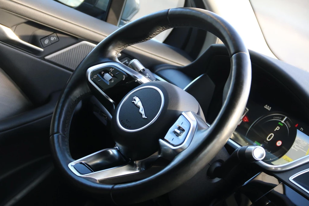 Jaguar I-PACE – foto 11