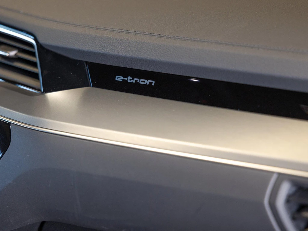 Audi Q8 Sportback e-tron – foto 43