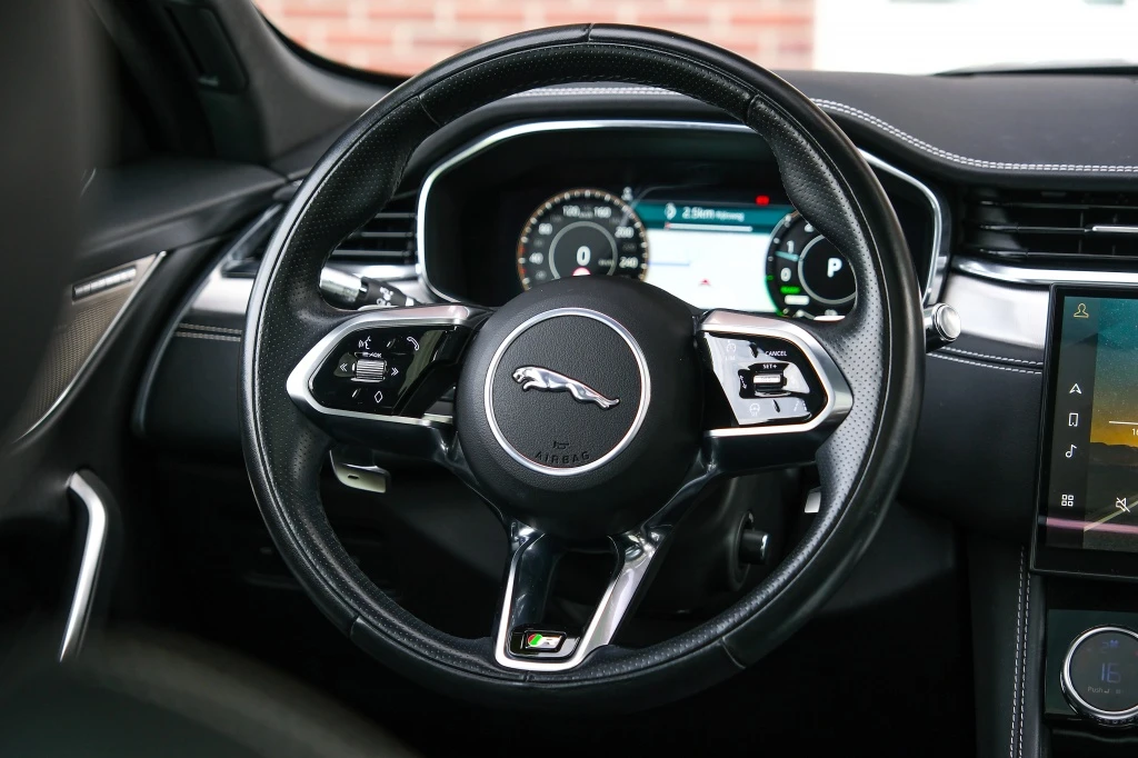 Jaguar F-PACE – foto 33